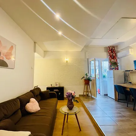Old Town Escape Apartment
